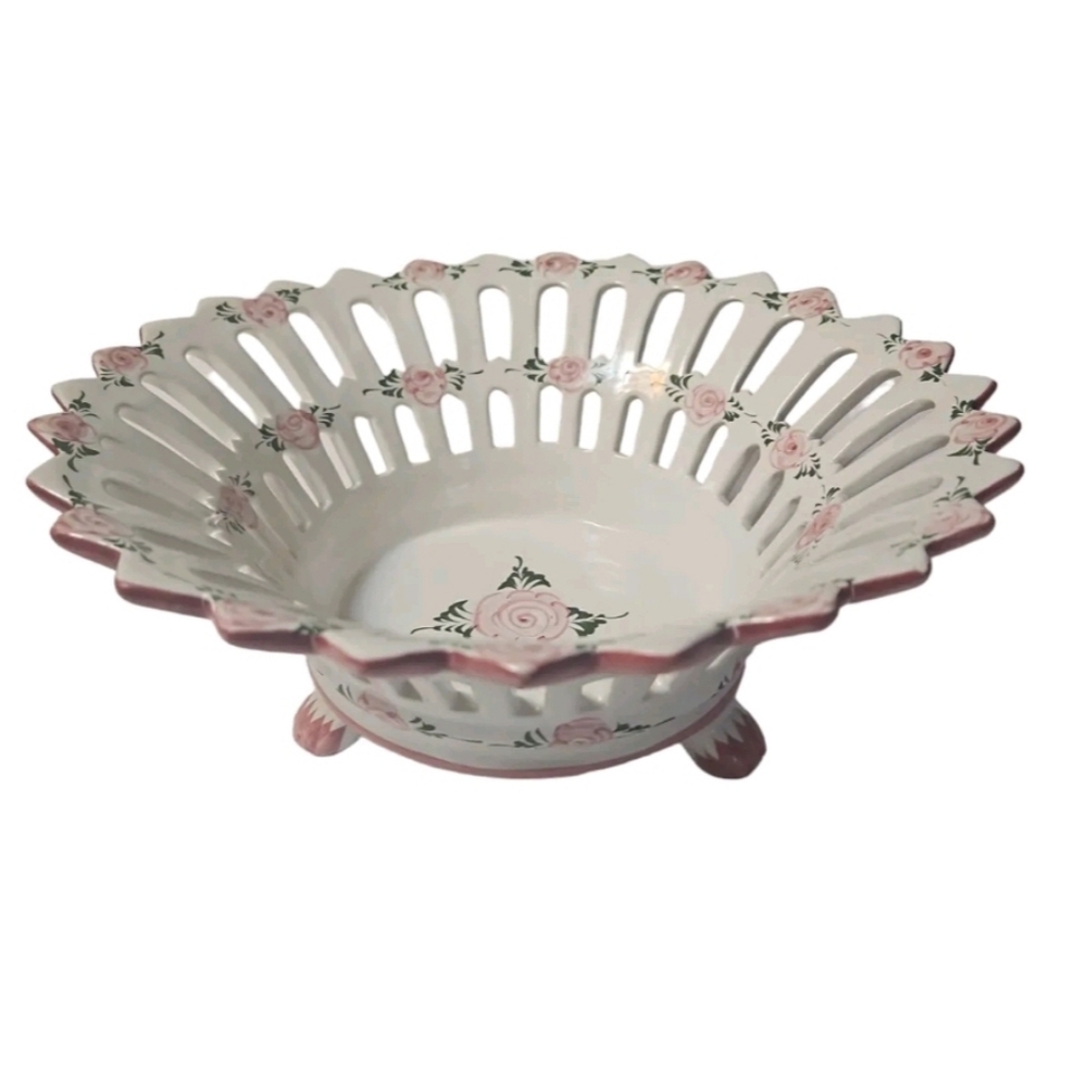 Vestal made in Portugal 446 reticulated porcelain centerpiece bowl 11"